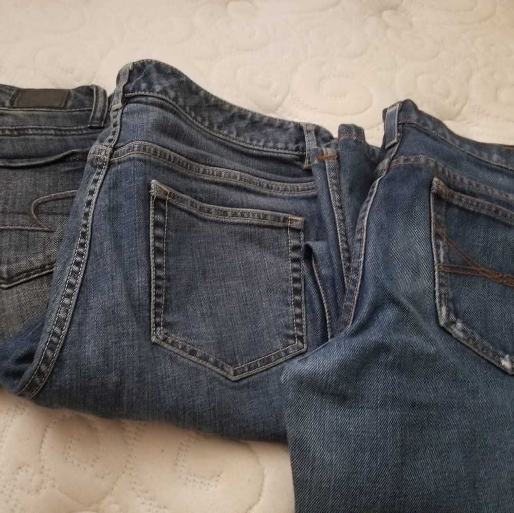2 DESIGNER JEANS